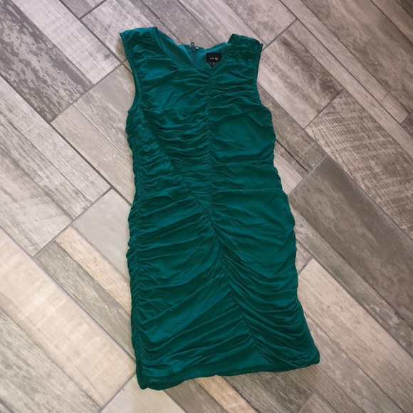 🎁☄️SNAP ROUCHED DRESS 👗 - Picture 3 of 6